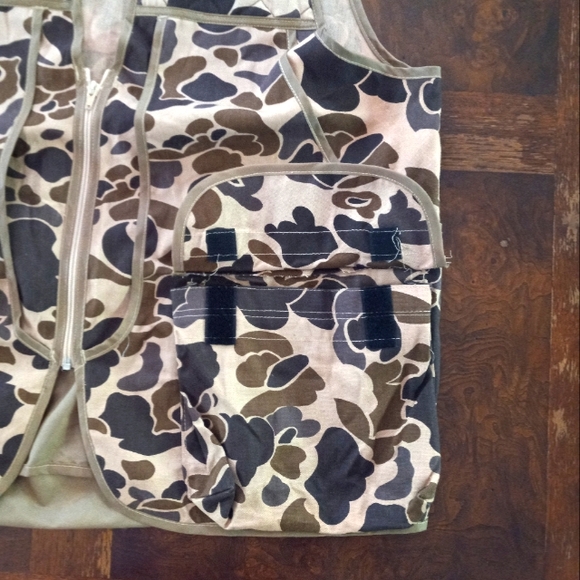 Game Winner Sportswear duck camo multi pocket vest size large - Picture 5 of 7